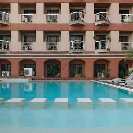 Torre Venezia Hotel Quezon City Esterno foto