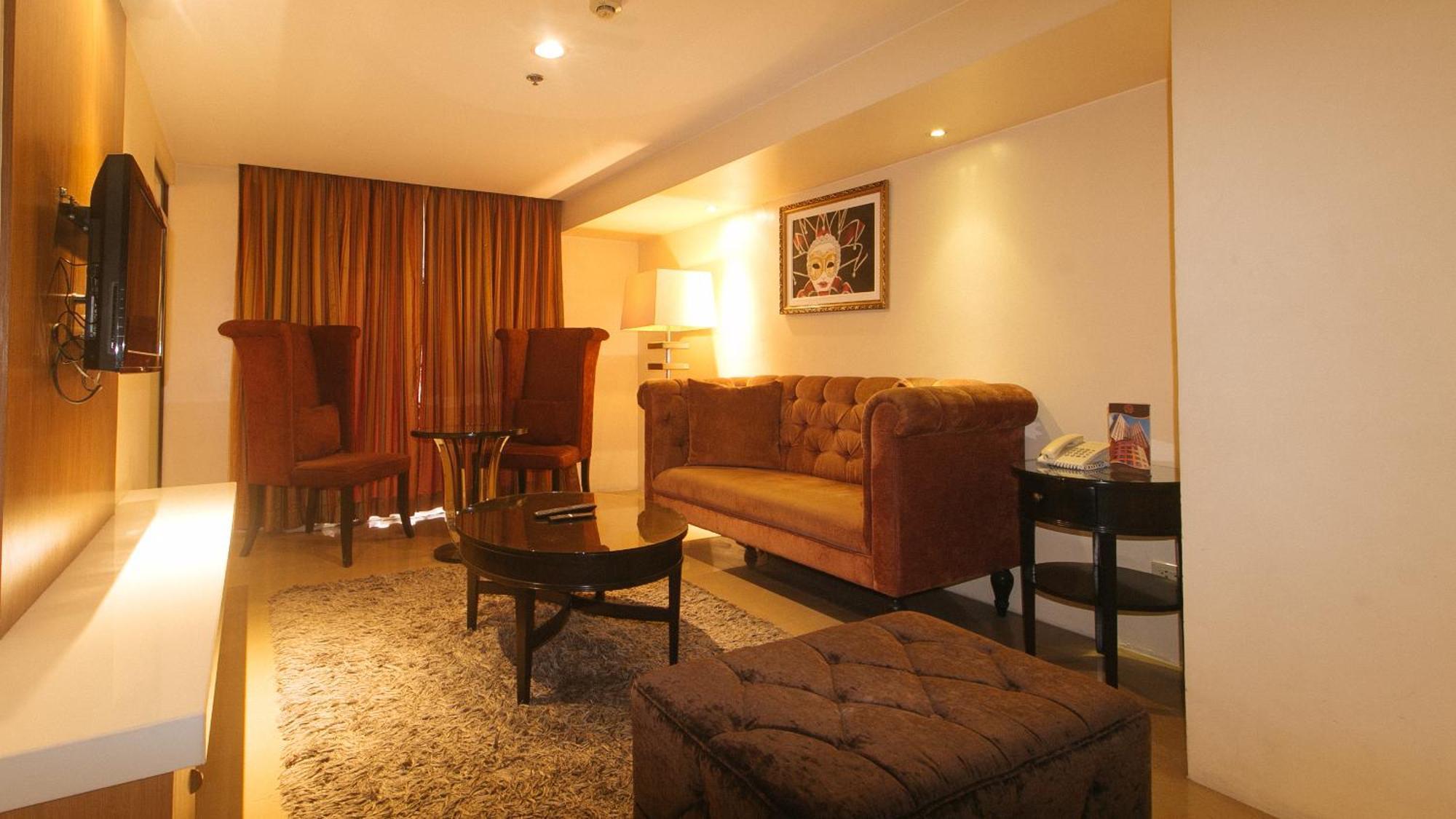Torre Venezia Hotel Quezon City Esterno foto