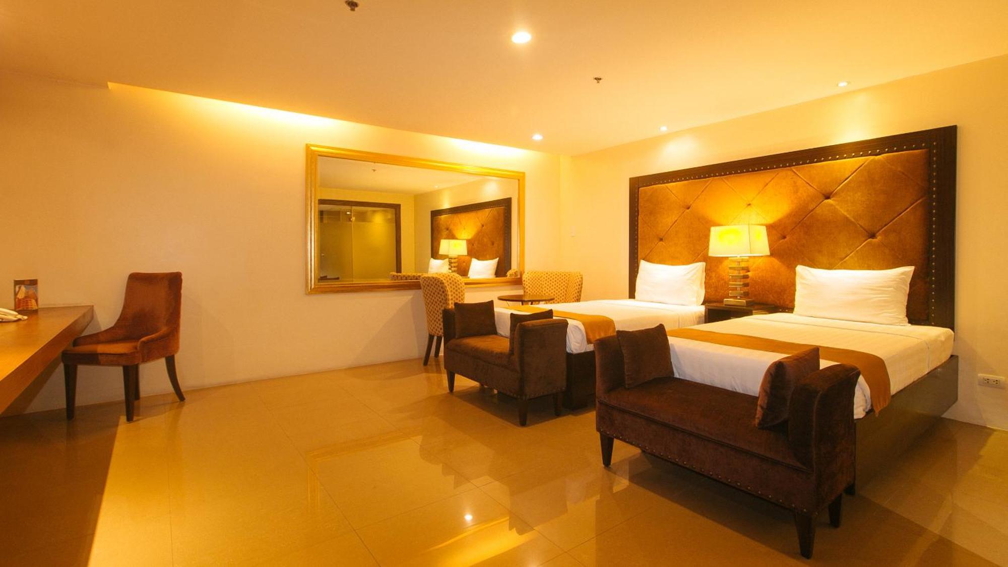 Torre Venezia Hotel Quezon City Esterno foto