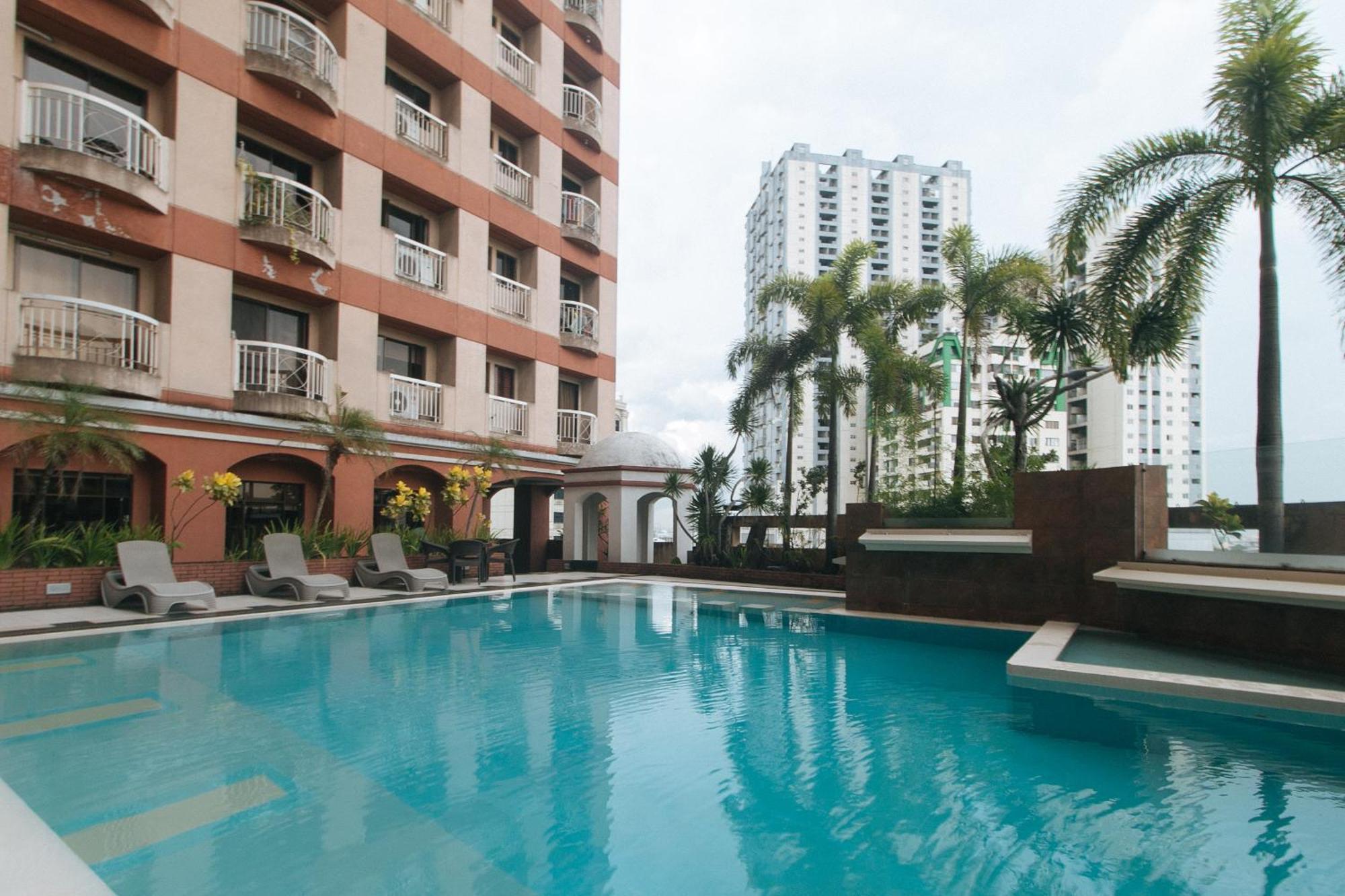 Torre Venezia Hotel Quezon City Esterno foto