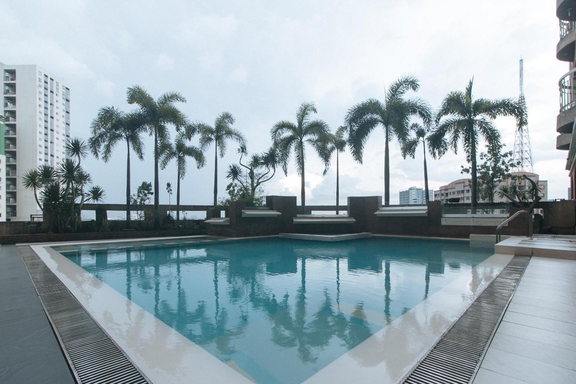 Torre Venezia Hotel Quezon City Esterno foto
