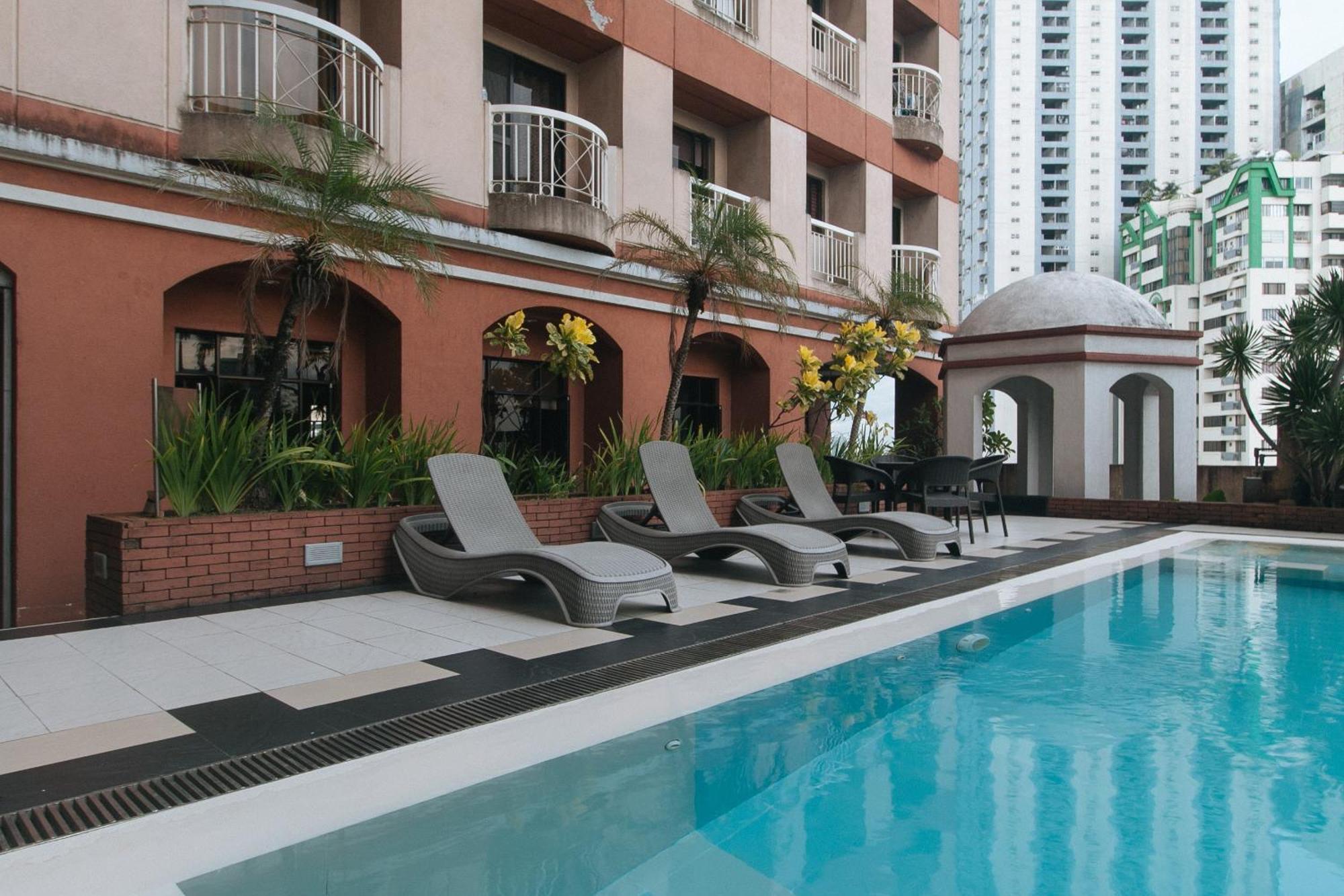 Torre Venezia Hotel Quezon City Esterno foto
