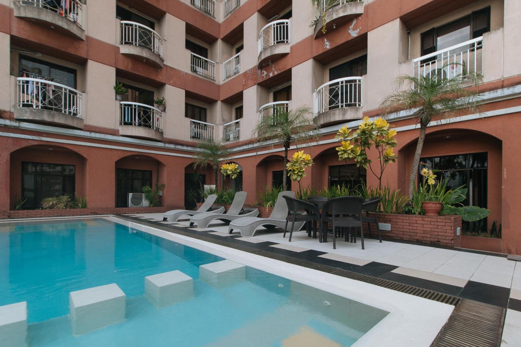 Torre Venezia Hotel Quezon City Esterno foto
