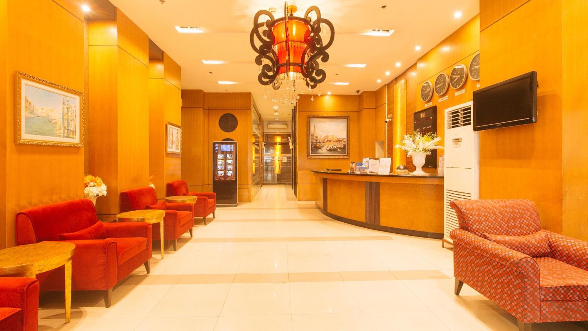 Torre Venezia Hotel Quezon City Esterno foto