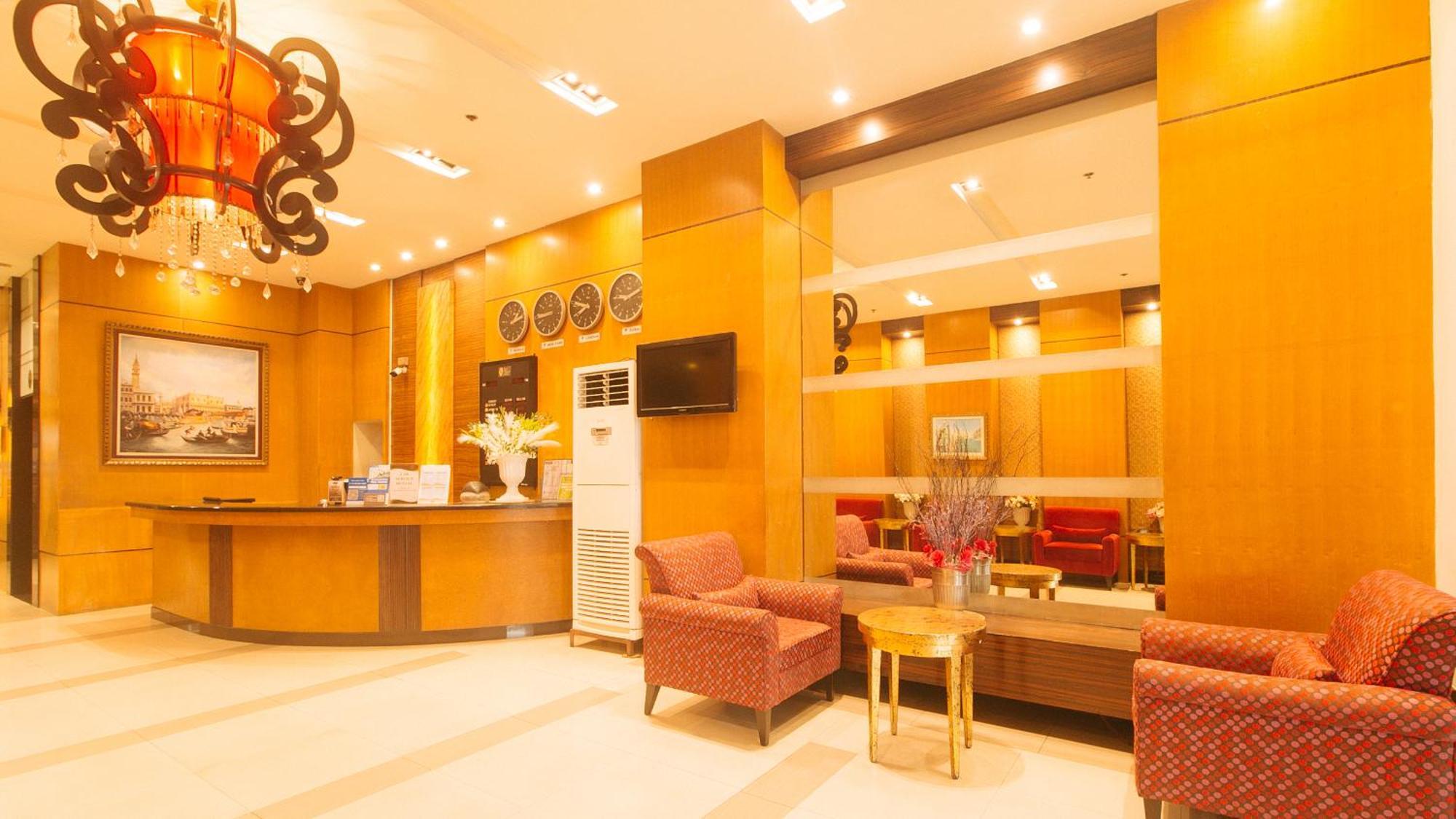 Torre Venezia Hotel Quezon City Esterno foto